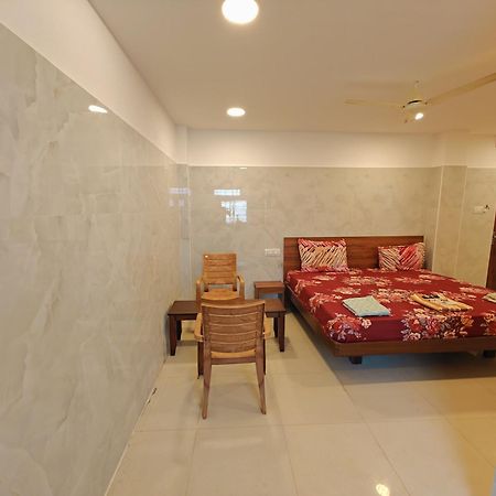 Hotel Saibala Lnn à Chennai Extérieur photo