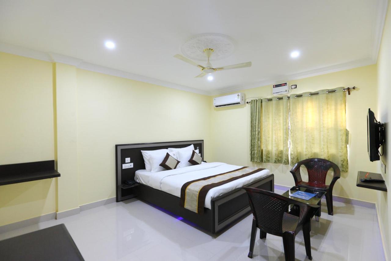 Hotel Saibala Lnn à Chennai Extérieur photo