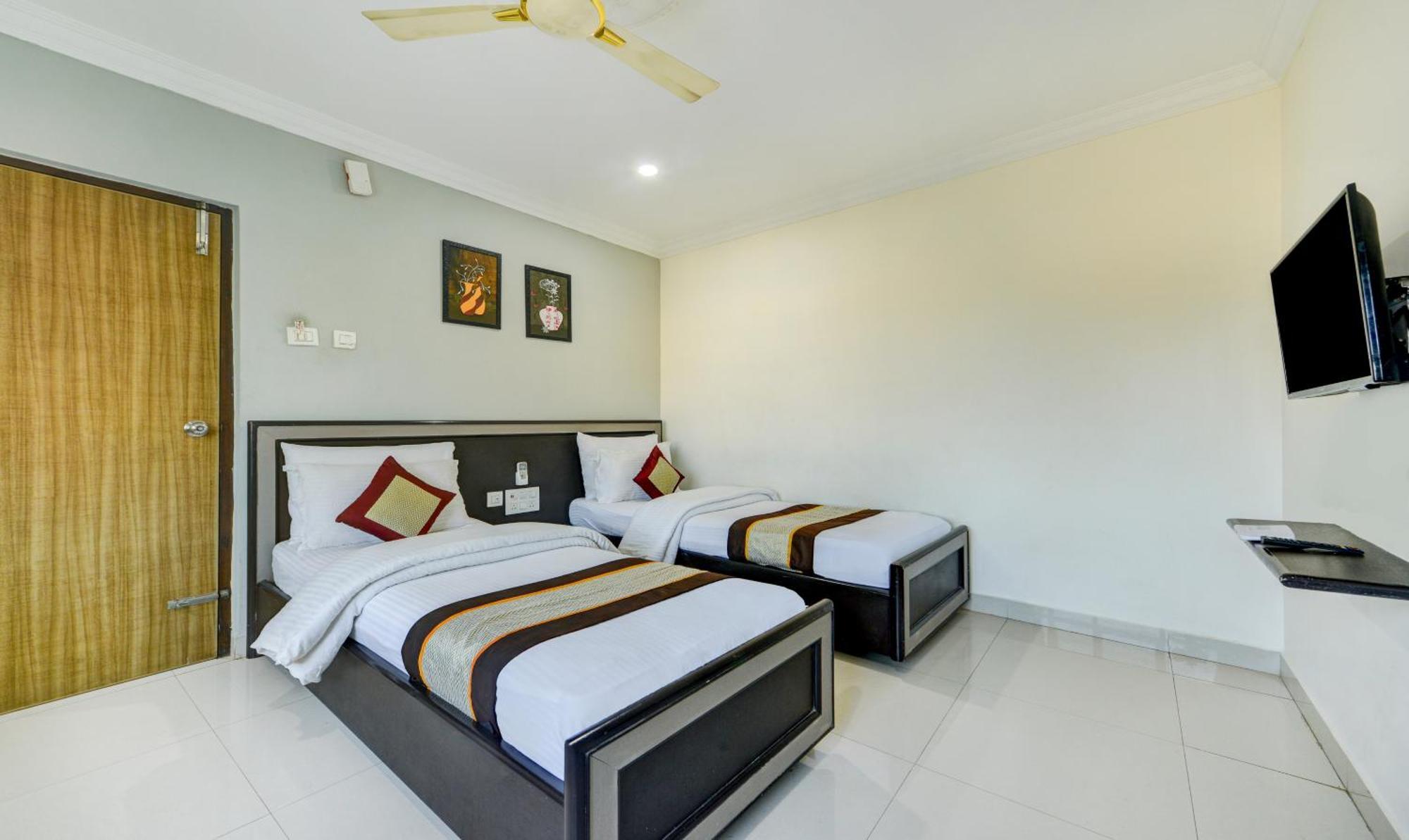 Hotel Saibala Lnn à Chennai Extérieur photo