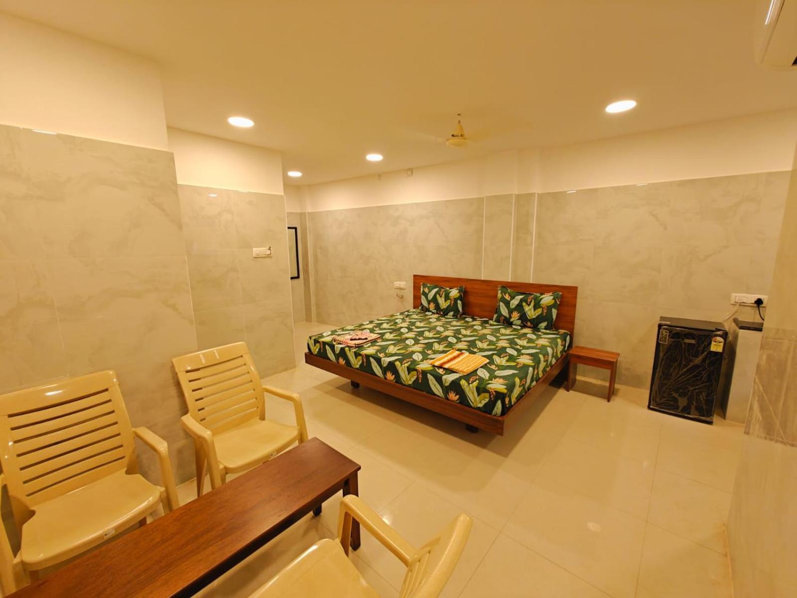 Hotel Saibala Lnn à Chennai Extérieur photo
