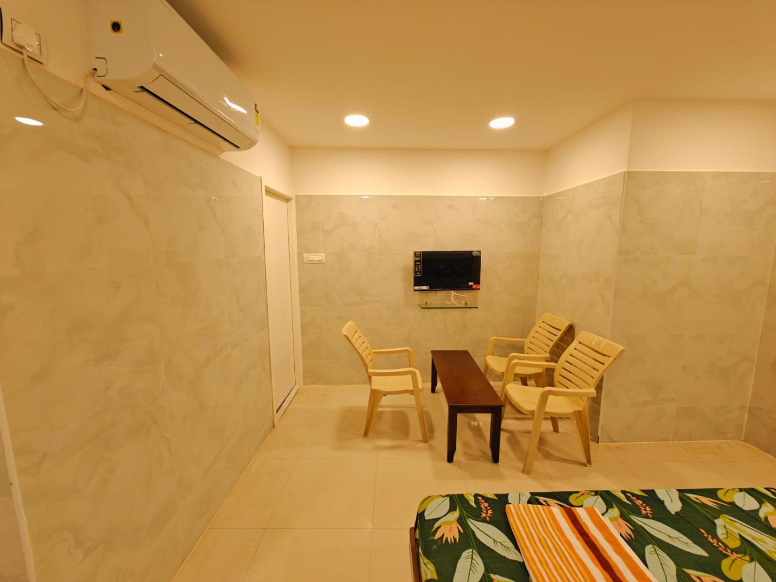 Hotel Saibala Lnn à Chennai Extérieur photo