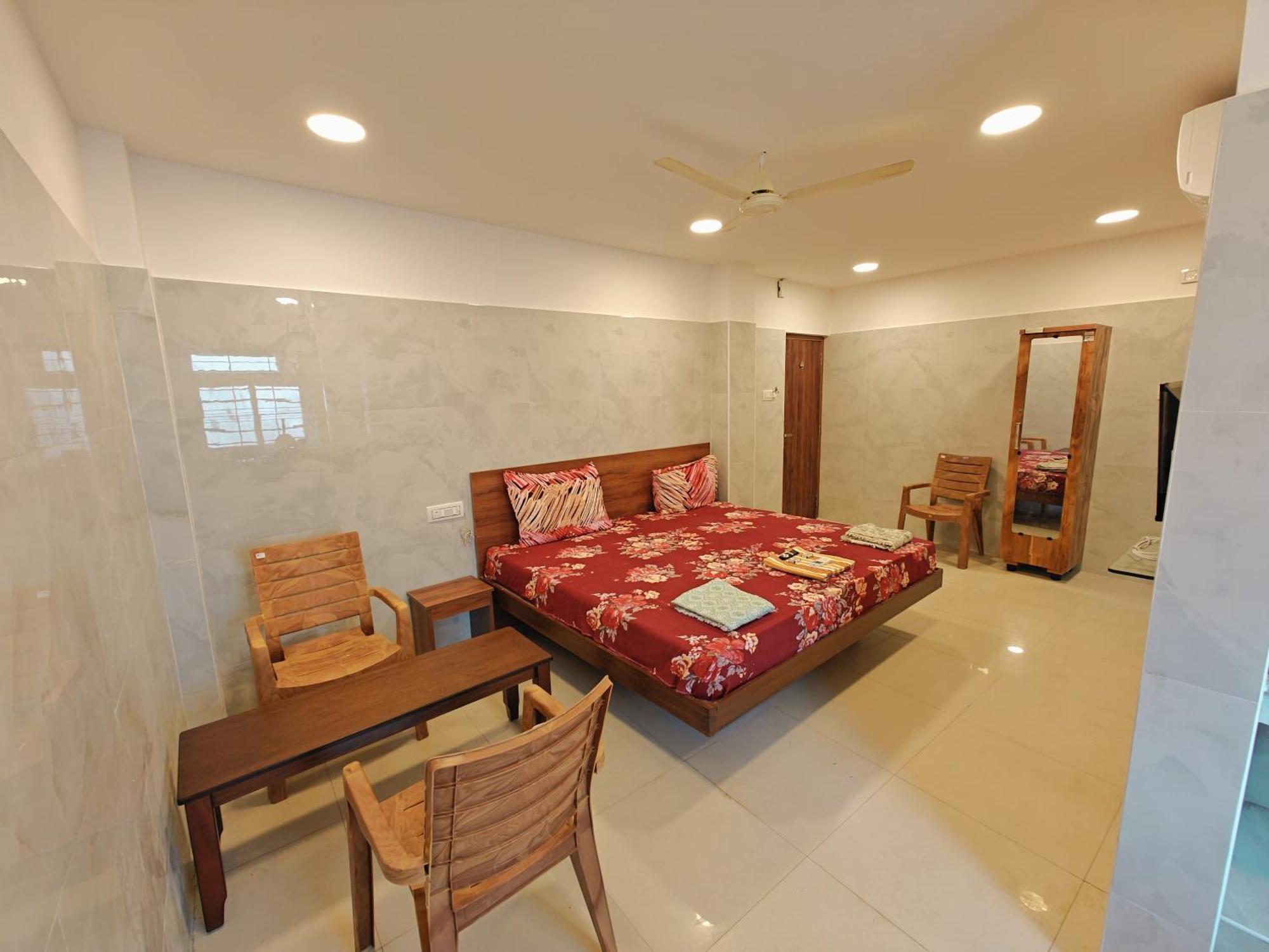 Hotel Saibala Lnn à Chennai Extérieur photo